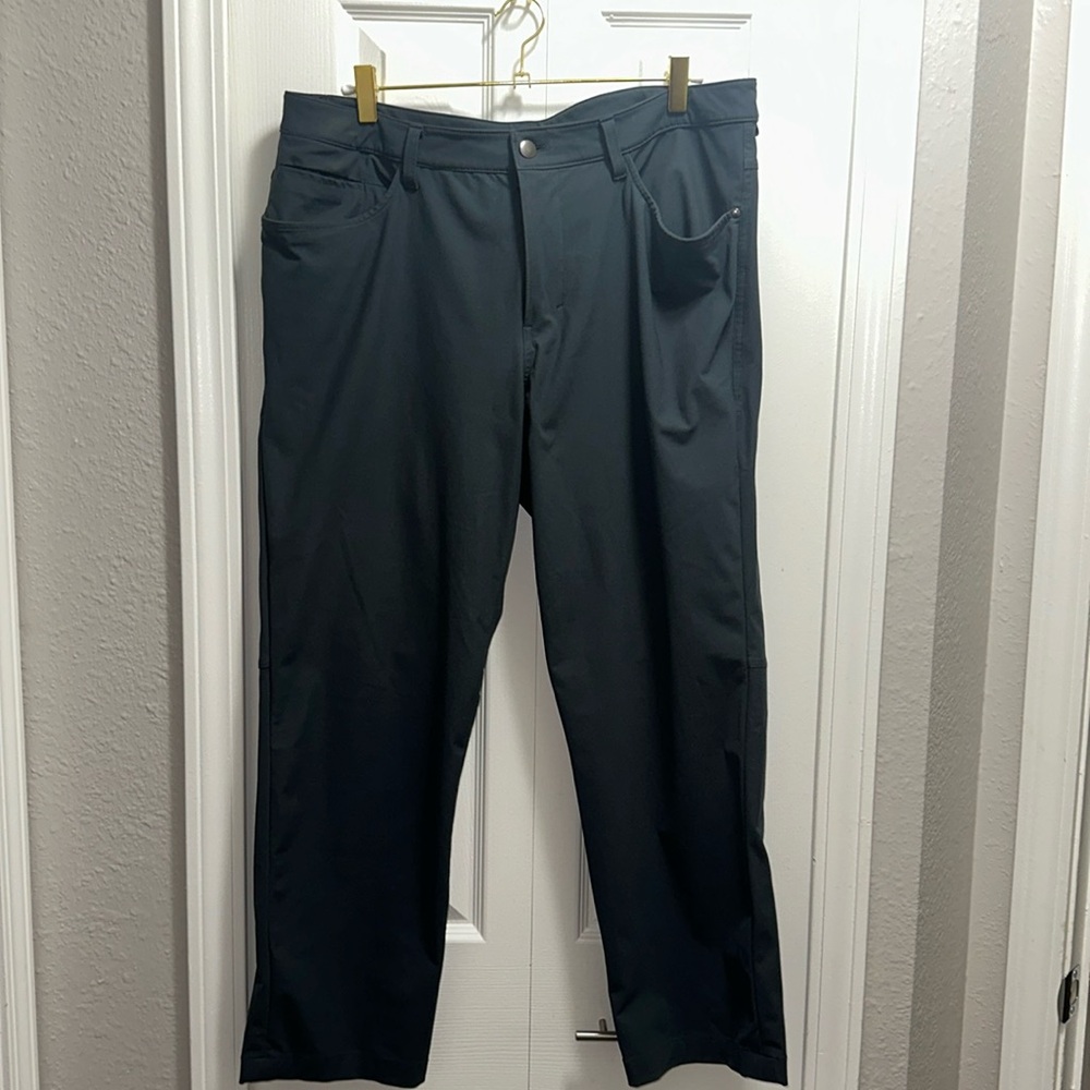 EUC Lululemon Men’s ABC warpstreme chino 36x29